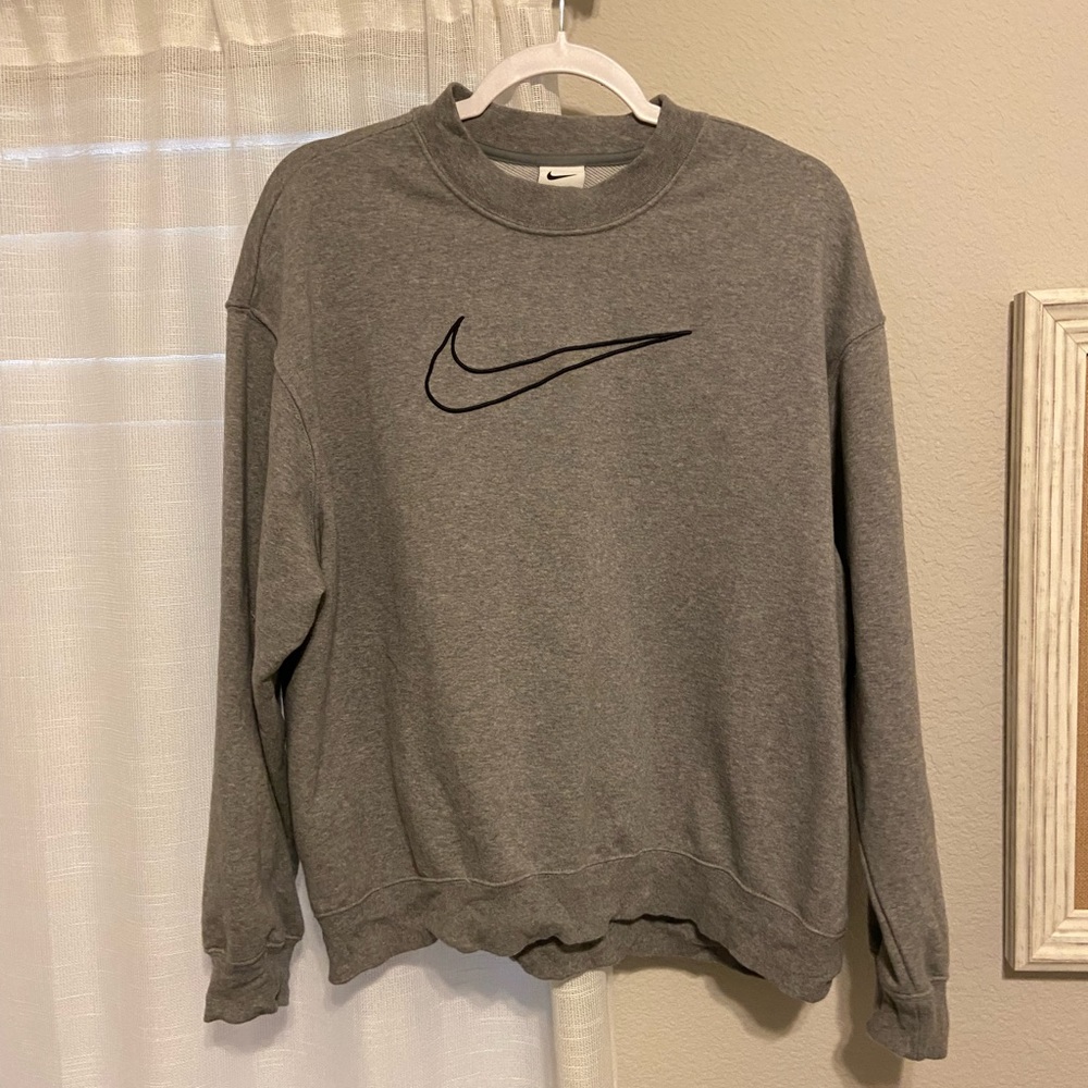 Nike women’s sweatshirt